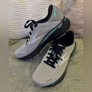 Brooks Adrenaline GTS (Women’s)
